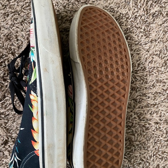 Hawaiian Floral Vans - Picture 4 of 4